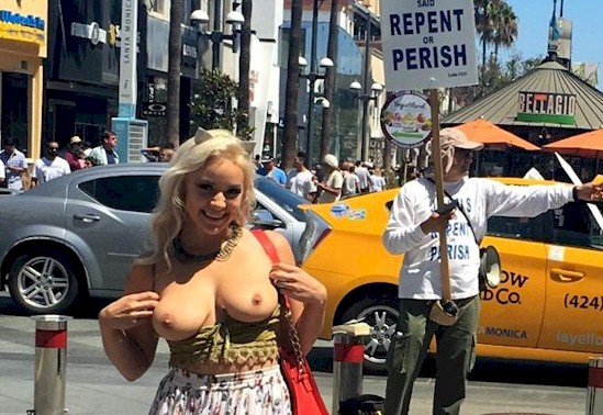 Tit flash on street
